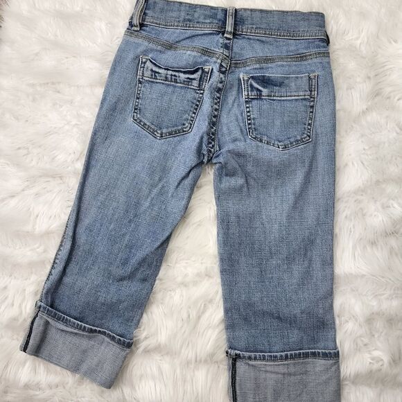 Old Navy Cuffed Hem Low Waist Capri Denim Jeans Size 1 - Picture 2 of 6